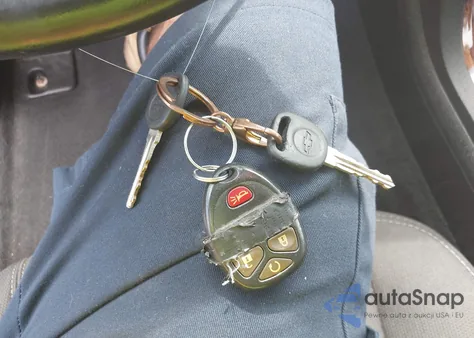 2014 Chevrolet Traverse 1Lt z USA, uszkodzony, nr VIN 1GNKRGKD3EJ246685